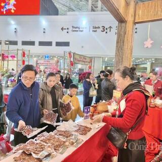 <a href="/van-hoa-gia-dinh" title="Thông tin Thương mại" rel="dofollow">Thông tin Thương mại</a>