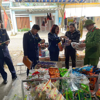 <a href="/du-lich" title="Thông tin Quản lý thị trường" rel="dofollow">Thông tin Quản lý thị trường</a>