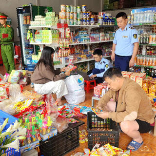 <a href="/du-lich" title="Thông tin Quản lý thị trường" rel="dofollow">Thông tin Quản lý thị trường</a>
