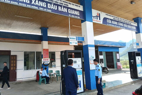 Đội Quản lý thị trường số 1, Đội Quản lý thị trường số 2 Chi cục Quản lý thị trường kiểm tra, giám sát hoạt động kinh doanh xăng dầu