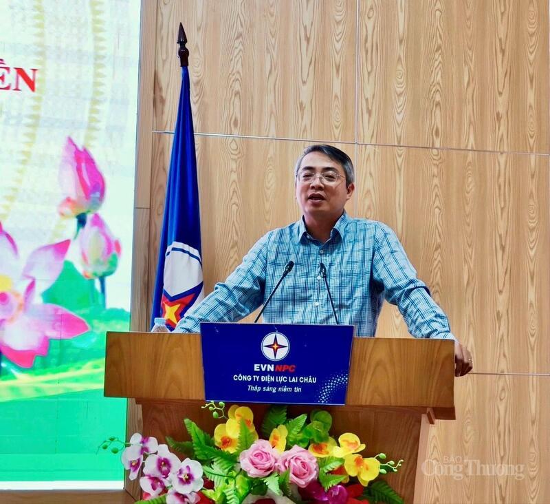 Phó Cục trưởng Cục Thương mại điện tử và Kinh tế số Hoàng Ninh quán triệt các nội dung cốt lõi trong các Nghị định của Chính phủ, Thông tư của Bộ Công Thương.